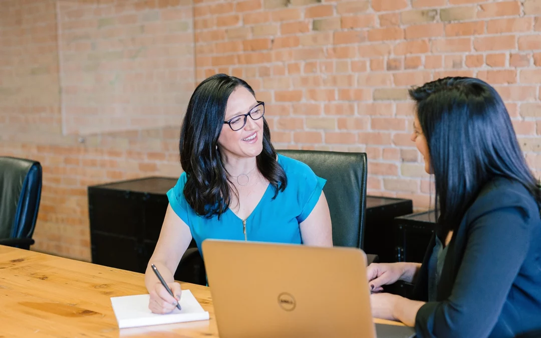 Mastering Media Relationships: How to Become a Journalist’s Go-To Source